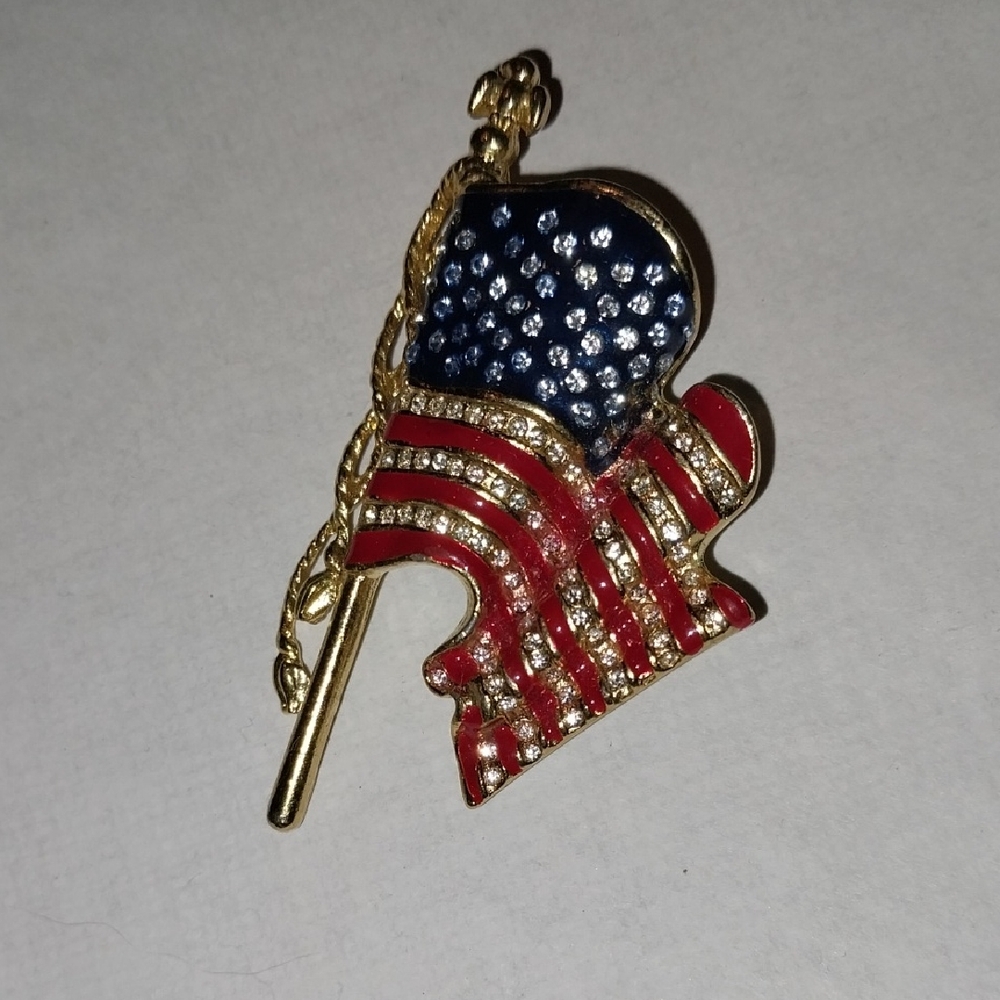 Vintage Monet American Flag In Remembrance 9/11 Brooch with Rhinestones
